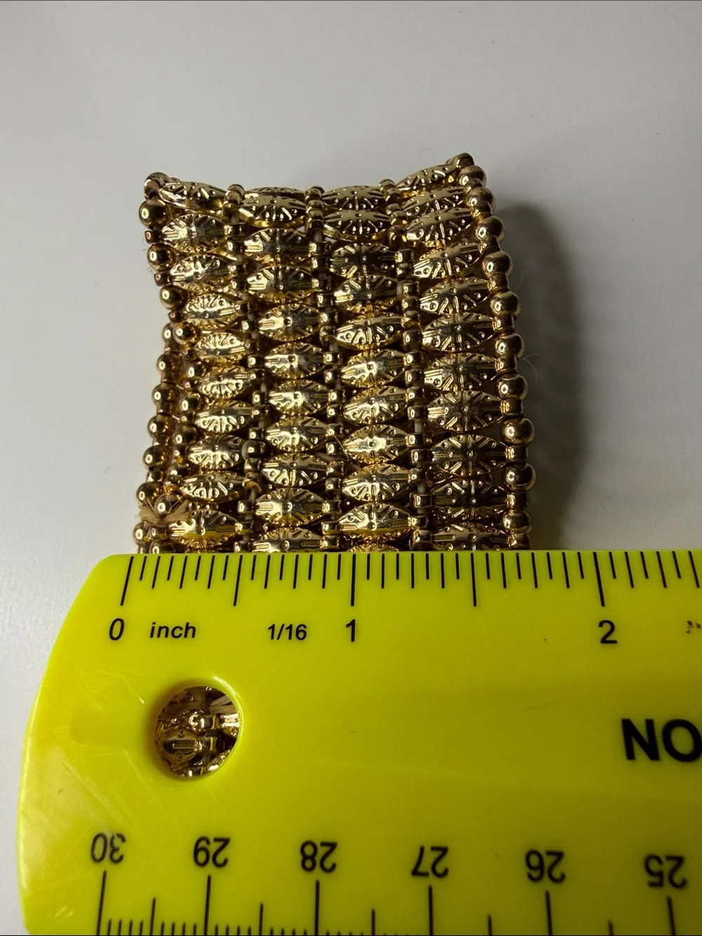 Stunning vintage Gold tone Stretch Cuff Bracelet statement cleopatra style